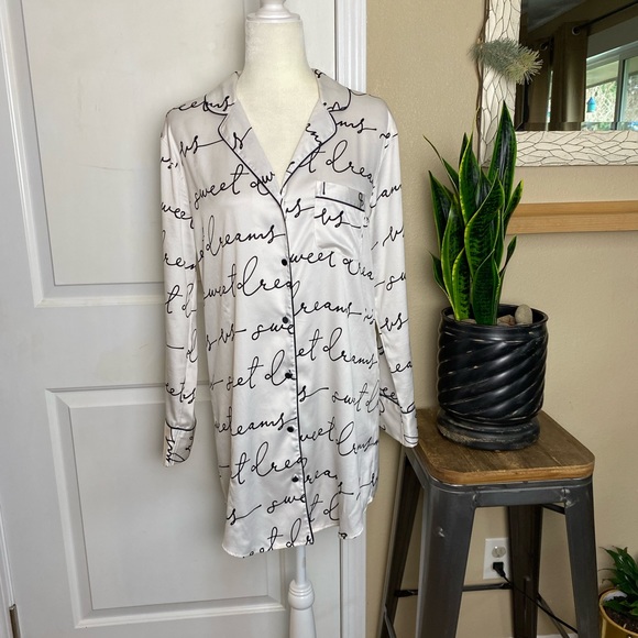 Victoria’s Secret White Silky Sweet Dreams Night Shirt - Picture 6 of 12